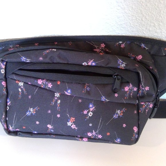 Flowered Fanny Pack/Shoulder Bag/Purse - Picture 7 of 7